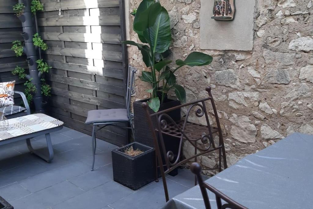 Maison Cuxac-d'Aude Luaran gambar